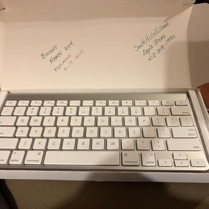 Apple wireless keyboard
